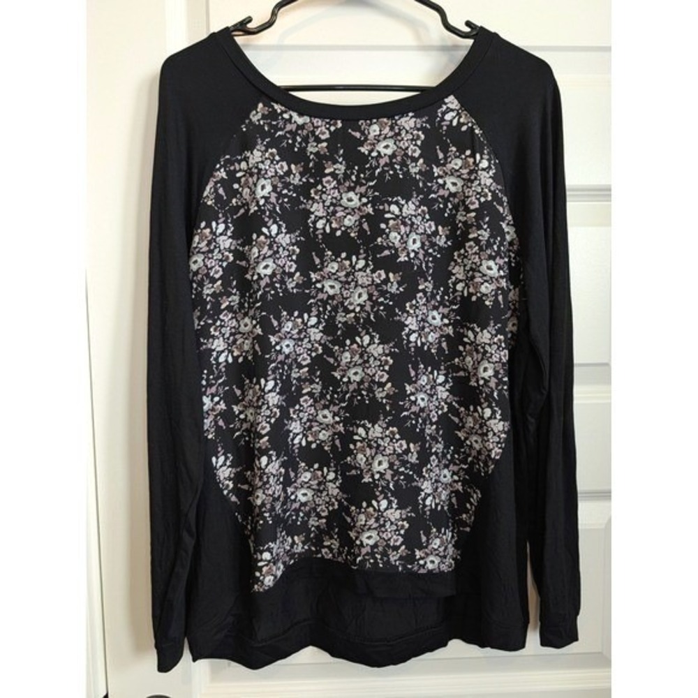 Banana Republic Black Floral Raglan Long Sleeve Top